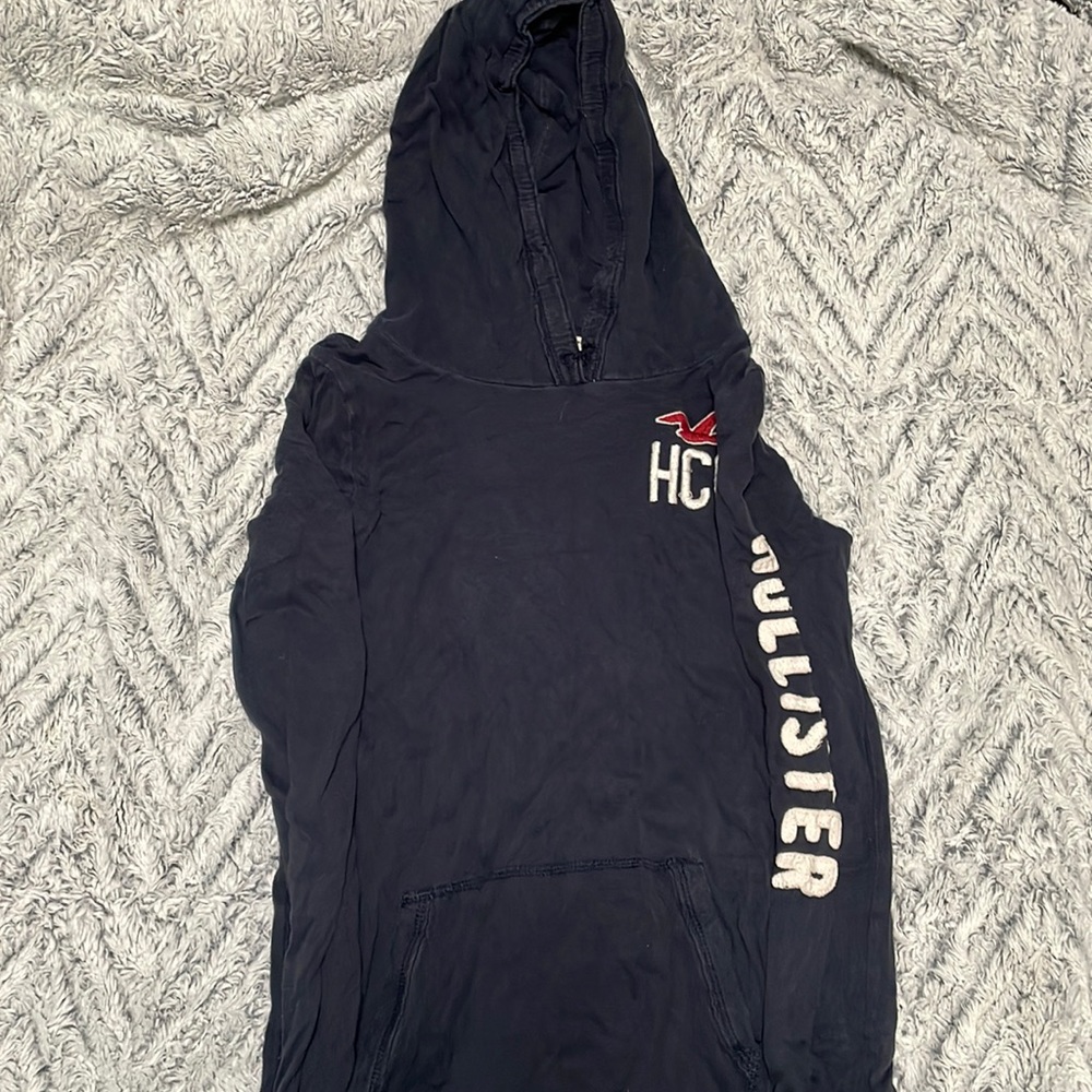 Hollister pull over sweater